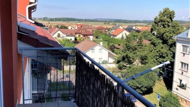 Prodej pěkného slunného bytu 2+kk v podkroví novostavby v Opatovicích Nad Labem