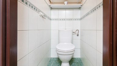 Prodej částečně zrekonstruovaného bytu 2+kk se zasklenou lodžií v Hradci Králové - Benešova třída