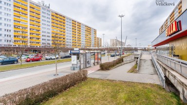 Prodej částečně zrekonstruovaného bytu 2+kk se zasklenou lodžií v Hradci Králové - Benešova třída