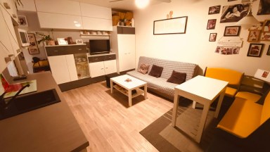 Pronájem bytu 1+kk se zasklenou lodžií v ulici Třebechovická na Slezském Předměstí 