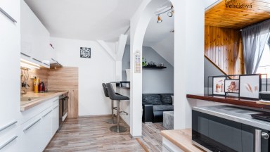 Kouzelný podkrovní byt 3+kk v centru města Hradce Králové - ulice Čelakovského