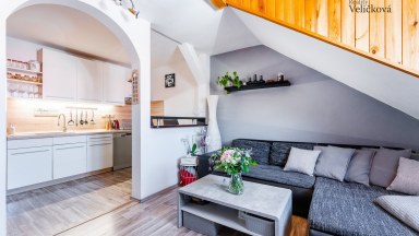 Kouzelný podkrovní byt 3+kk v centru města Hradce Králové - ulice Čelakovského
