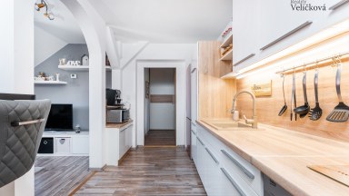 Kouzelný podkrovní byt 3+kk v centru města Hradce Králové - ulice Čelakovského