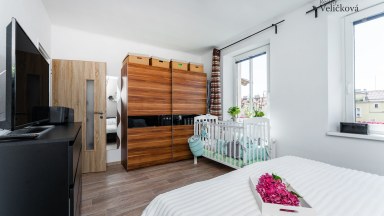 Kouzelný podkrovní byt 3+kk v centru města Hradce Králové - ulice Čelakovského