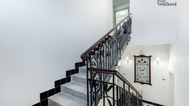 Nabízíme nádherný byt 3+kk v centru města Hradce Králové s vlastním park. stáním