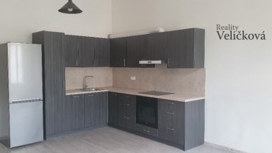 Nabízíme nádherný byt 3+kk v centru města Hradce Králové s vlastním park. stáním