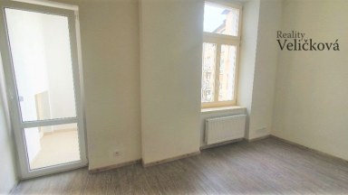 Nabízíme nádherný byt 3+kk v centru města Hradce Králové s vlastním park. stáním