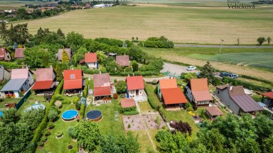 Prodej krásné zděné chaty v kouzelném prostředí u lesa, Hradec Králové - Divec