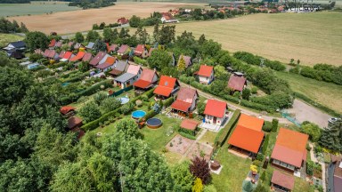 Prodej krásné zděné chaty v kouzelném prostředí u lesa, Hradec Králové - Divec