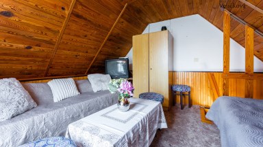 Prodej krásné zděné chaty v kouzelném prostředí u lesa, Hradec Králové - Divec