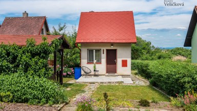 Prodej krásné zděné chaty v kouzelném prostředí u lesa, Hradec Králové - Divec