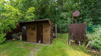 Prodej krásné zděné chaty v kouzelném prostředí u lesa, Hradec Králové - Divec