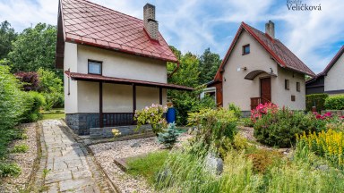 Prodej krásné zděné chaty v kouzelném prostředí u lesa, Hradec Králové - Divec