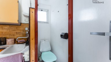 Prodej krásné zděné chaty v kouzelném prostředí u lesa, Hradec Králové - Divec