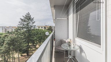 Prodej pěkného bytu 1+kk v Hradci Králové - ulice Brožíkova (Moravské Předměstí)