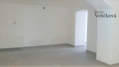 Pronájem nebytových prostor v centru Hradce Králové ulice Československé armády