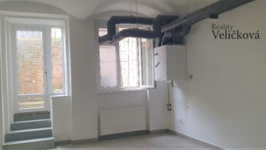 Pronájem nebytových prostor v centru Hradce Králové ulice Československé armády