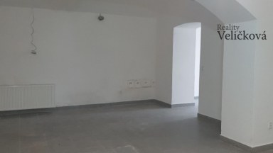 Pronájem nebytových prostor v centru Hradce Králové ulice Československé armády