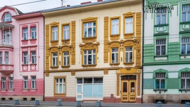 Pronájem nebytových prostor v centru Hradce Králové ulice Československé armády