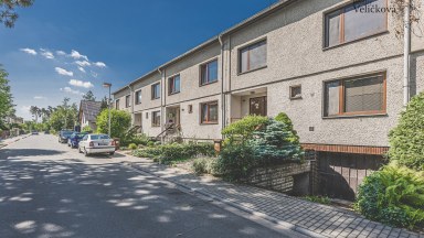 Prodej pěkného řadového domu 6+1 se zahradou 340m v Albrechticích nad Orlicí