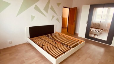 Pronájem vybaveného bytu 2+1 v Hradci Králové v ulici Štefánikova