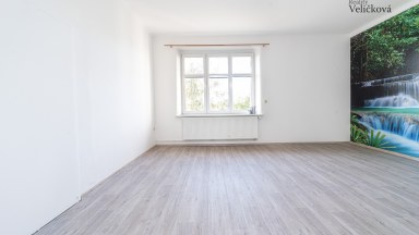 Prodej zděného, velmi prostorného bytu 3+1 v Hradci Králové - Věkoše