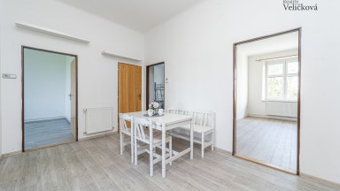 Prodej zděného, velmi prostorného bytu 3+1 v Hradci Králové - Věkoše
