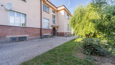 Prodej zděného, velmi prostorného bytu 3+1 v Hradci Králové - Věkoše