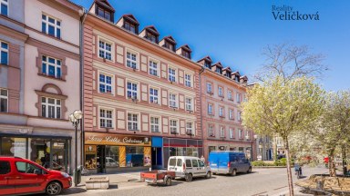 Pronájem podkrovního bytu 3+kk v centru města Hradce Králové - ulice Čelakovského