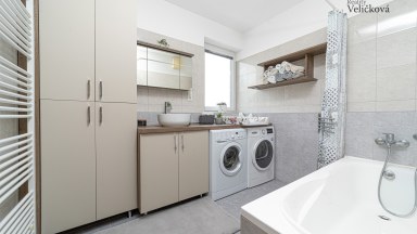 Prodej úchvatného nového bytu 3+1 s terasou a krytým garážovým stáním, v ulici Stromová, Pardubice