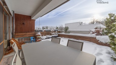 Prodej úchvatného nového bytu 3+1 s terasou a krytým garážovým stáním, v ulici Stromová, Pardubice