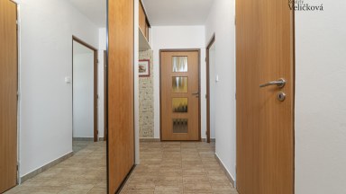 Prodej pěkného bytu 3+1 se zasklenou lodžií a balkonem - 63 m2,  v ulici Severní, Hradec Králové 