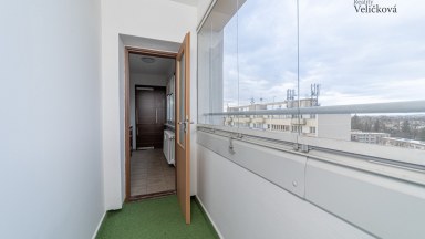 Prodej pěkného bytu 3+1 se zasklenou lodžií a balkonem - 63 m2,  v ulici Severní, Hradec Králové 