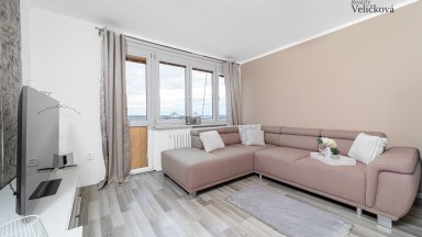 Prodej pěkného bytu 3+1 se zasklenou lodžií a balkonem - 63 m2,  v ulici Severní, Hradec Králové 