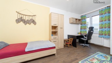 Prodej pěkného bytu 3+1 se zasklenou lodžií a balkonem - 63 m2,  v ulici Severní, Hradec Králové 