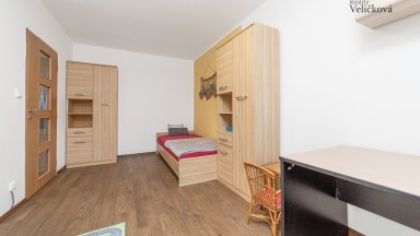 Prodej pěkného bytu 3+1 se zasklenou lodžií a balkonem - 63 m2,  v ulici Severní, Hradec Králové 