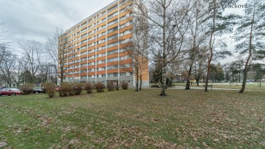 Prodej pěkného bytu 3+1 se zasklenou lodžií a balkonem - 63 m2,  v ulici Severní, Hradec Králové 