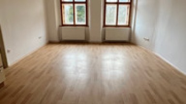 Pronájem částečně zrekonstruovaného bytu 3+kk přímo na náměstí v Žacléři