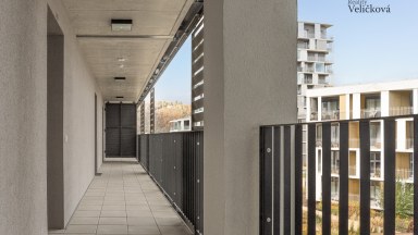 Prodej krásného bytu 2+kk s prostorným balkonem a sklepem v nově vznikající rezidenci Zahálka