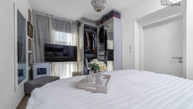 Prodej krásného bytu v novostavbě 2+kk s balkonem v ulici K Meteoru, Svobodné Dvory, Hradec Králové 