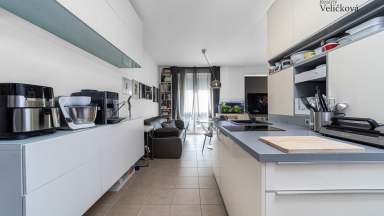 Prodej krásného bytu v novostavbě 2+kk s balkonem v ulici K Meteoru, Svobodné Dvory, Hradec Králové 