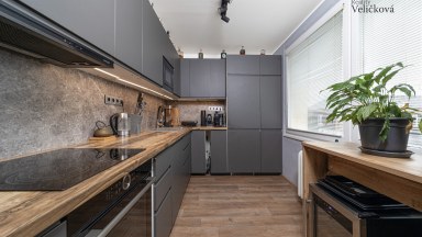 Prodej krásného bytu 3+1 po rekonstrukci v oblíbené městské části Hradce Králové - Věkoše