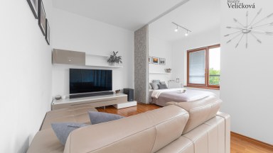 Prodej jedinečného bytu 1+kk s terasou v novostavbě na Labském Palouku v Pardubicích