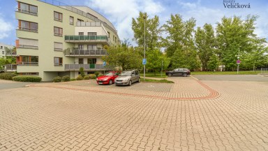 Prodej jedinečného bytu 1+kk s terasou v novostavbě na Labském Palouku v Pardubicích