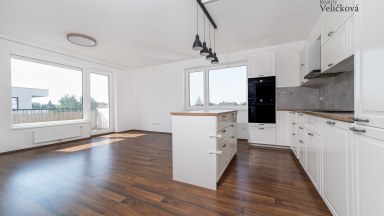 Pronájem nádherného bytu 3+kk  v novostavbě s terasou v Hradci Králové - Farářství
