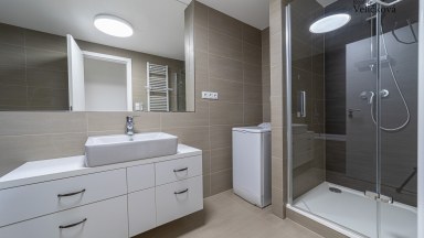 Pronájem nádherného bytu 3+kk  v novostavbě s terasou v Hradci Králové - Farářství