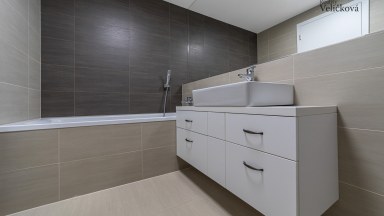 Pronájem nádherného bytu 3+kk  v novostavbě s terasou v Hradci Králové - Farářství