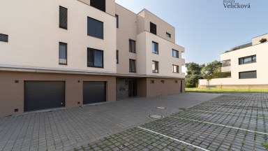 Pronájem nádherného bytu 3+kk  v novostavbě s terasou v Hradci Králové - Farářství