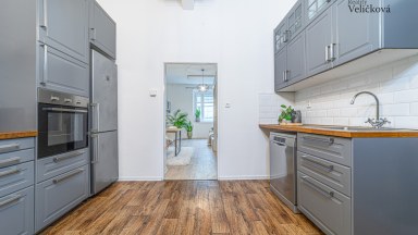 Prodej krásného zrekonstruovaného bytu 2+1 v centru Hradce Králové - Okružní ulice