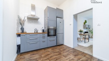 Prodej krásného zrekonstruovaného bytu 2+1 v centru Hradce Králové - Okružní ulice